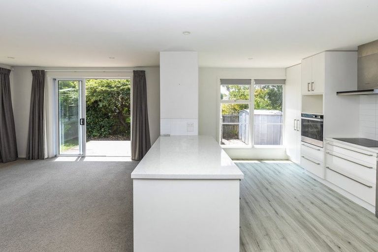 Photo of property in 2/70 Proctor Street, Papanui, Christchurch, 8053