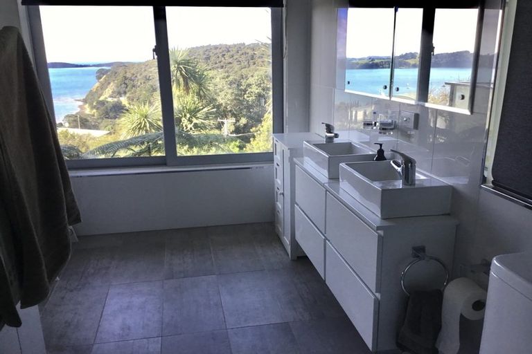 Photo of property in 4 Opahi Bay Road, Mahurangi West, Warkworth, 0983