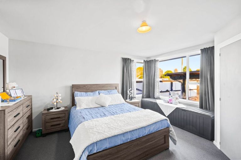 Photo of property in 1/310 Main North Road, Redwood, Christchurch, 8051