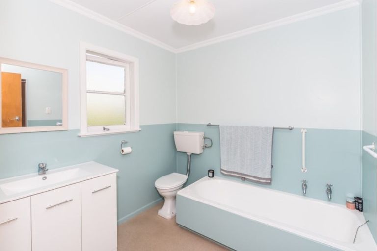 Photo of property in 69 Kirk Street, Otaki, 5512