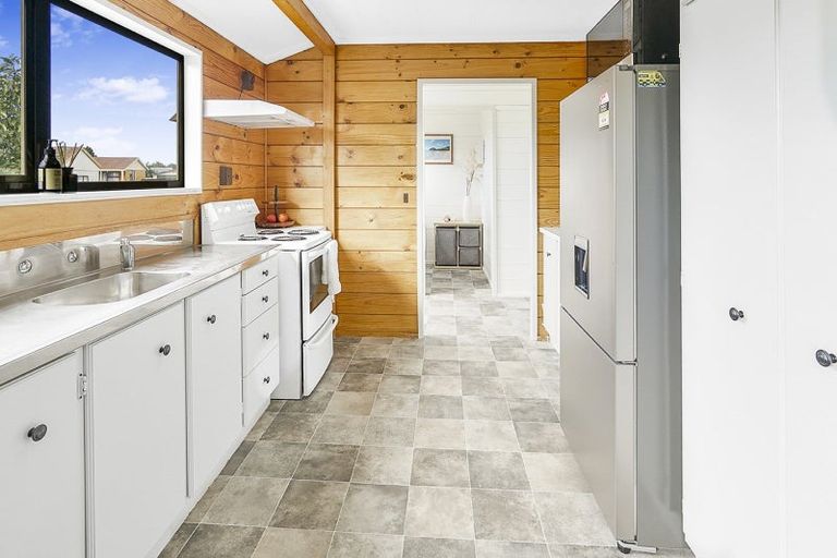 Photo of property in 14 Kentucky Crescent, Nawton, Hamilton, 3200