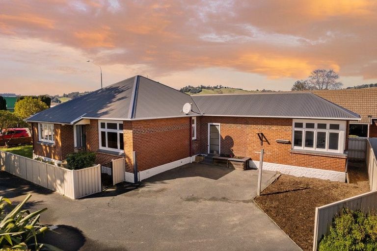 Photo of property in 56 Gordon Road, Mosgiel, 9024