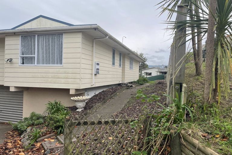 Photo of property in 165 Weggery Drive, Waikanae Beach, Waikanae, 5036