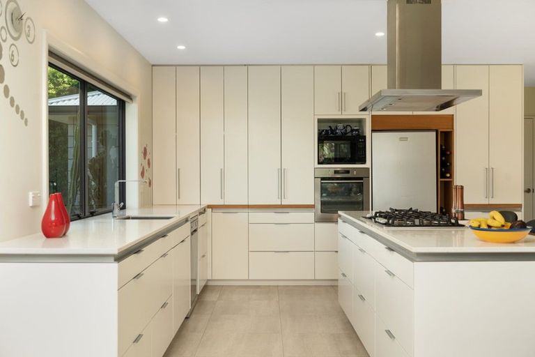 Photo of property in 18 Southill Way, Pyes Pa, Tauranga, 3112