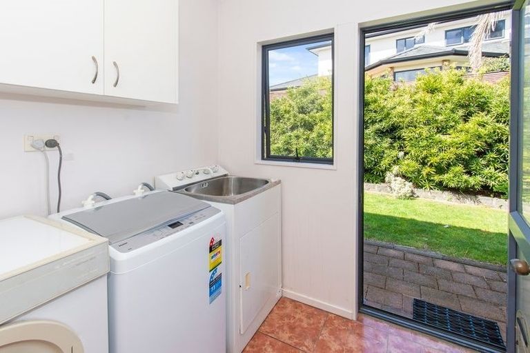 Photo of property in 9 Lamia Place, The Gardens, Auckland, 2105