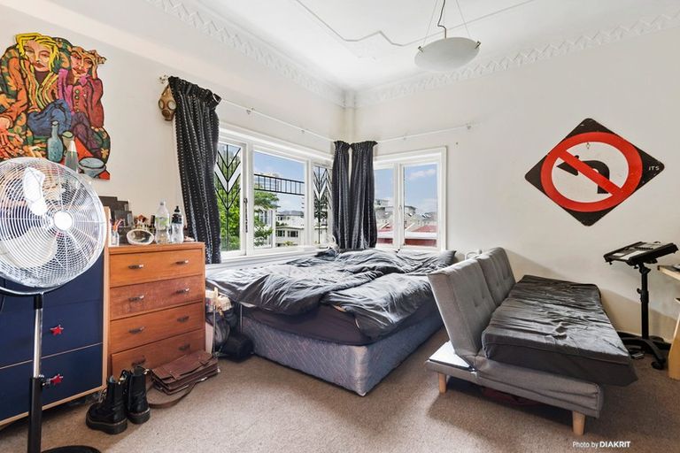 Photo of property in Ambassador Flats, 2/7 Maurice Terrace, Te Aro, Wellington, 6011