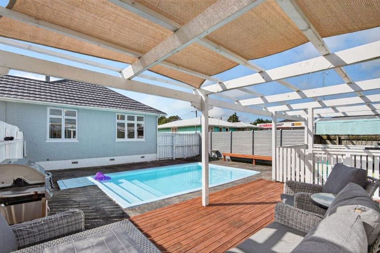 Photo of property in 382 High Street South, Carterton, 5713