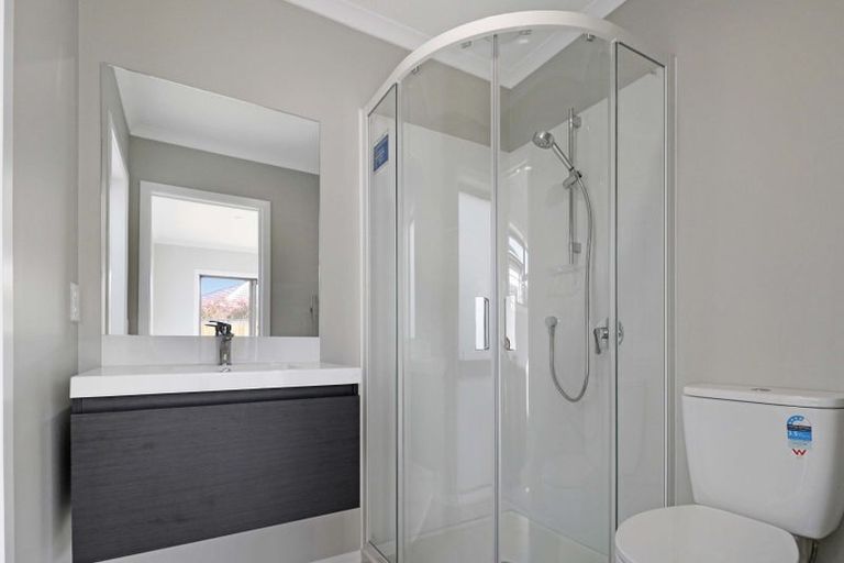 Photo of property in 10 Koru Loop, Paraparaumu, 5032