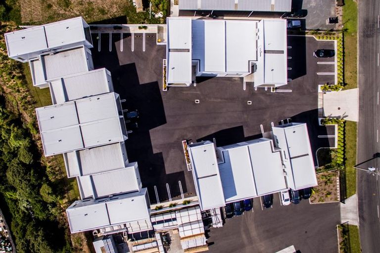 Photo of property in 1/86 Hurlstone Drive, Waiwhakaiho, New Plymouth, 4312