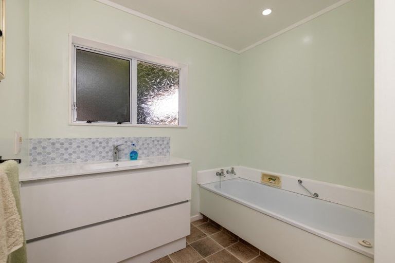 Photo of property in 70a Rimu Street, Waikanae, 5036