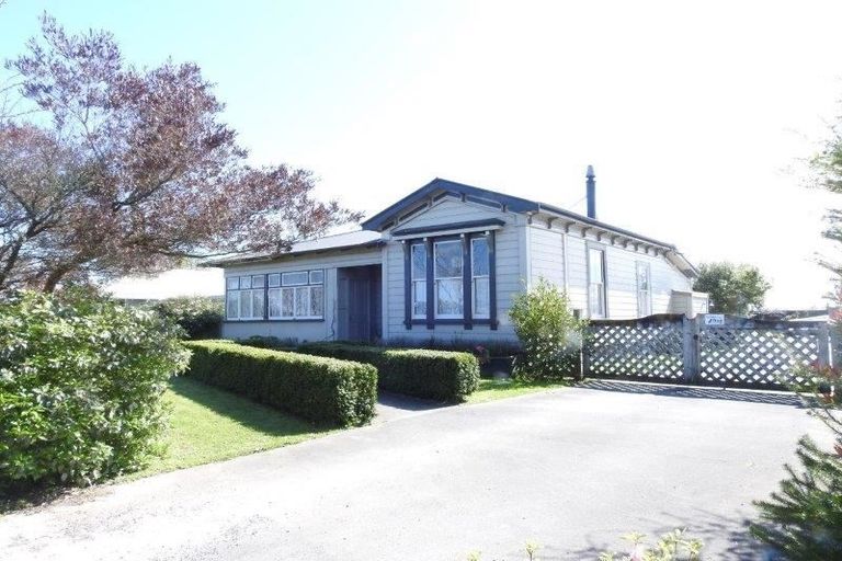 Photo of property in 10 Humber Street, Rongotea, 4476