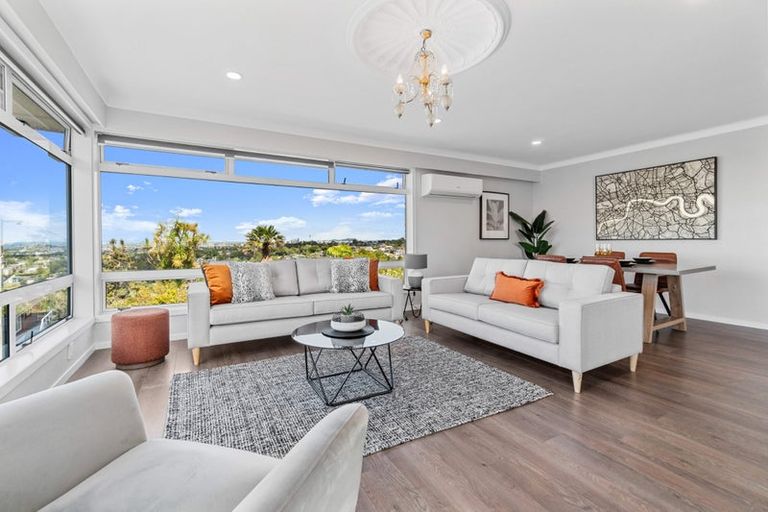 Photo of property in 27 High Road, Glenfield, Auckland, 0629