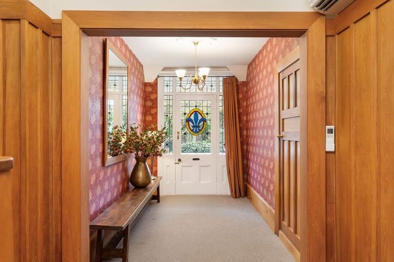 Photo of property in 106 Fendalton Road, Fendalton, Christchurch, 8014