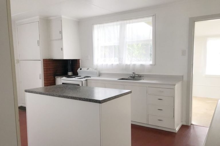 Photo of property in 6 Oxford Street, Fairfield, Hamilton, 3214