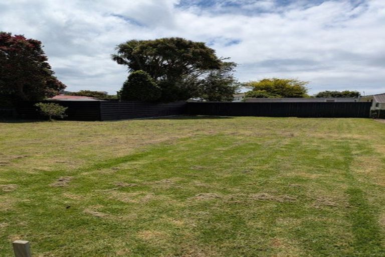 Photo of property in 33 Turakina Street, Merrilands, New Plymouth, 4312