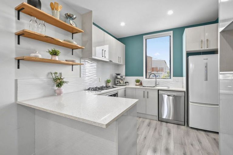 Photo of property in 14 Dignity Street, Papakura, 2110