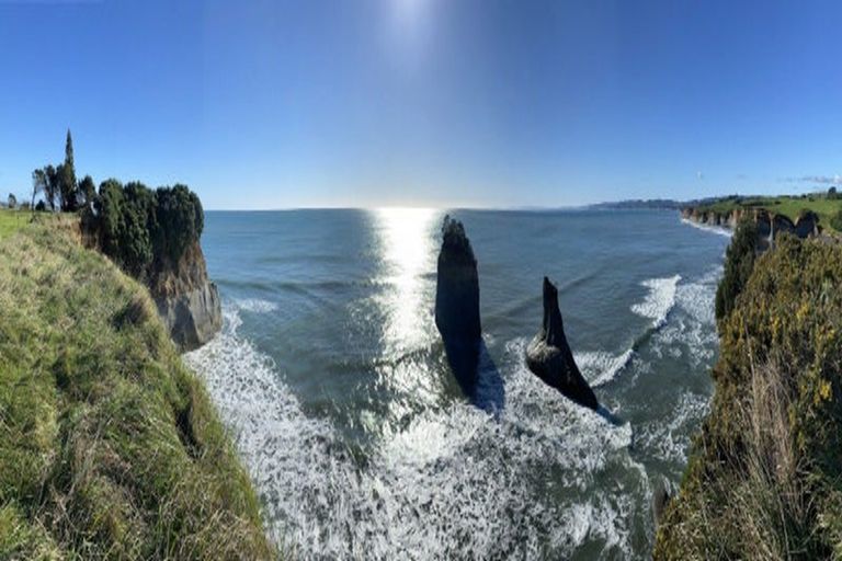 Photo of property in 1119 Main Road North, Onaero, Urenui, 4383