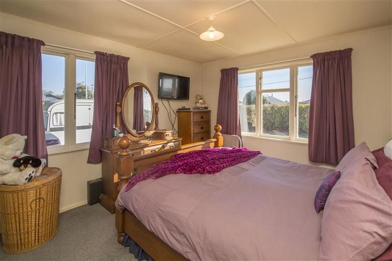 Photo of property in 121 Springs Road, Hornby, Christchurch, 8042
