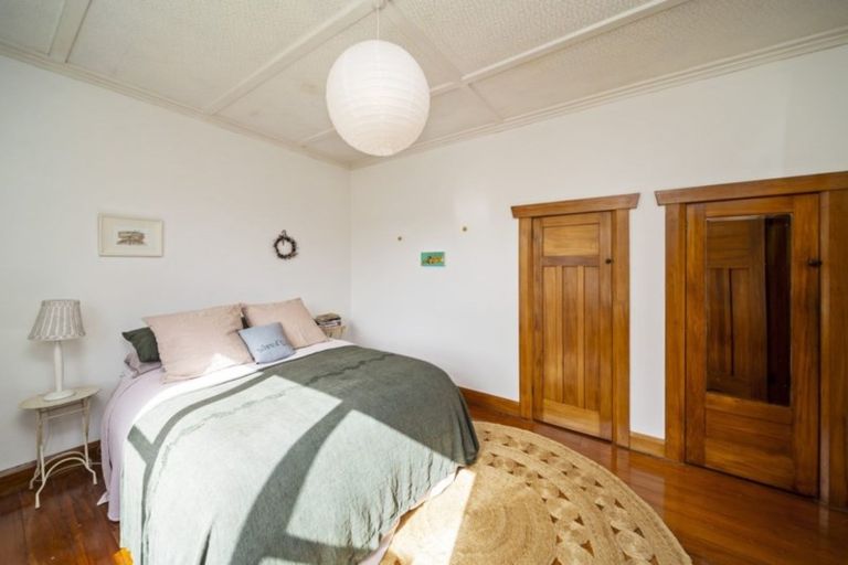 Photo of property in 20 Cameron Street, New Plymouth, 4310