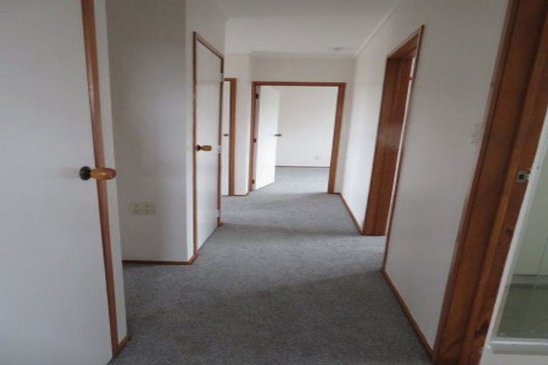 Photo of property in 4171a Great North Road, Glen Eden, Auckland, 0602