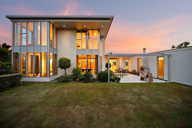 Photo of property in 6 Stormanstown Way, Seatoun, Wellington, 6022