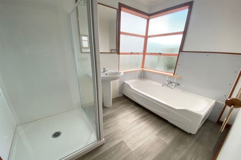 Photo of property in 6 Cossens Street, Balclutha, 9230