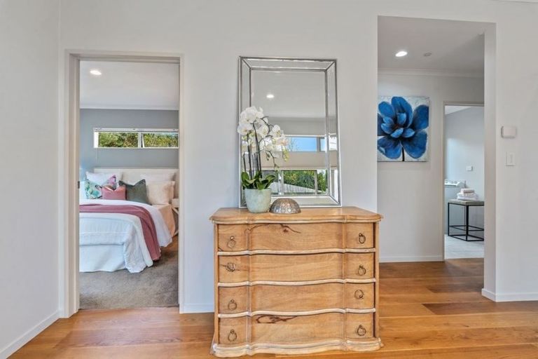 Photo of property in 9 Tobago Place, Sunnynook, Auckland, 0620