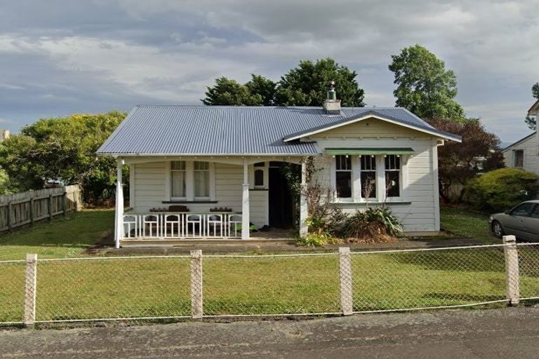 Photo of property in 10 Tennyson Street, Dannevirke, 4930