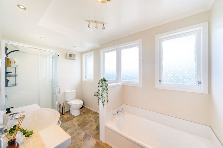 Photo of property in 22 Rhodes Drive, Kelvin Grove, Palmerston North, 4414