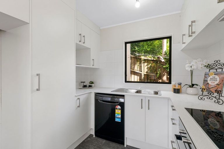 Photo of property in 3/24 Eastglen Road, Glen Eden, Auckland, 0602