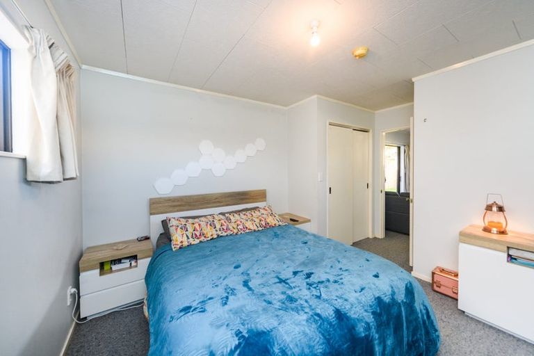 Photo of property in 6 Willowstream Grove, Cloverlea, Palmerston North, 4412