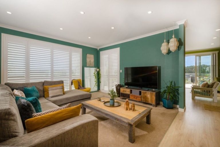 Photo of property in 88 Pohutukawa Parade, Riverhead, 0820