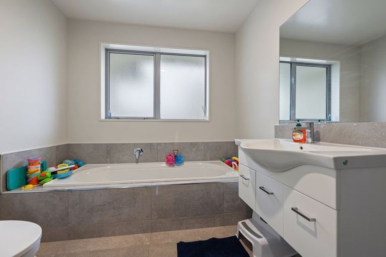 Photo of property in 1 Keeper Close, Woodend, 7610