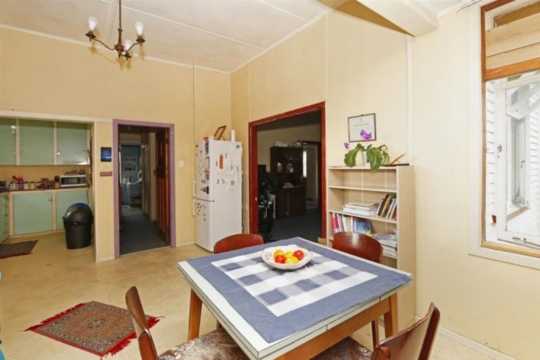 Photo of property in 3 Riemenschneider Street, Manaia, 4612