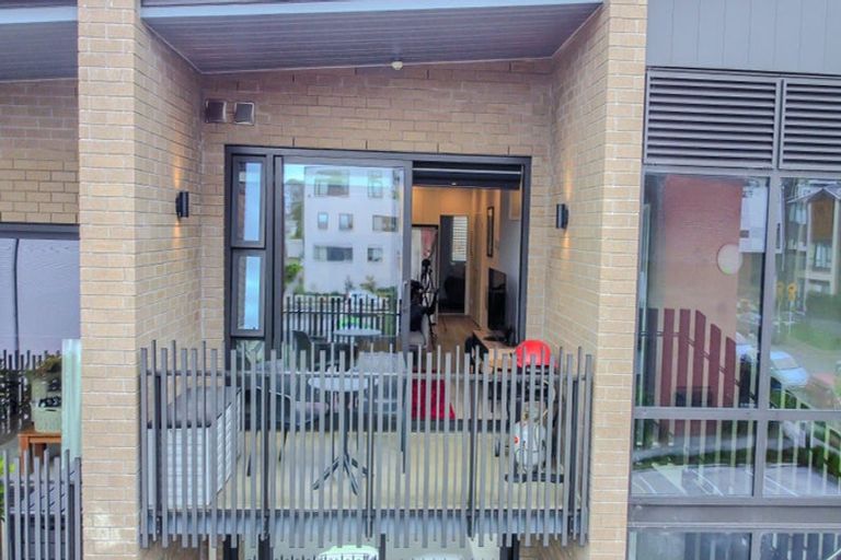 Photo of property in 203/2b Matatiki Street, Northcote, Auckland, 0627