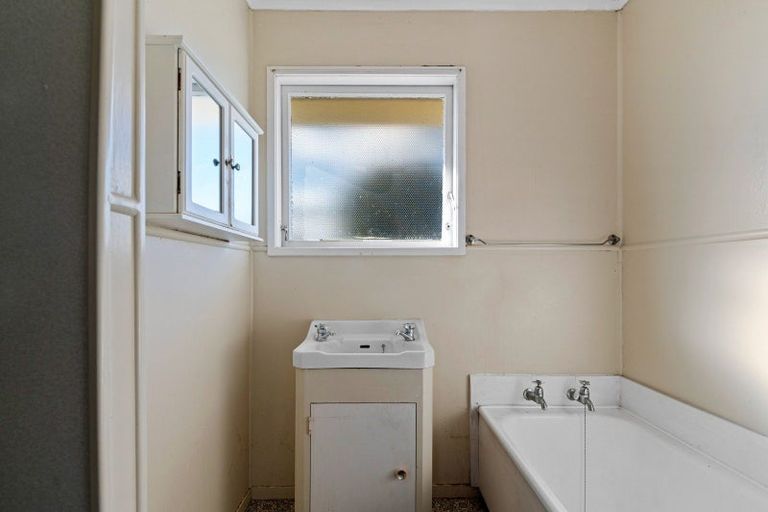 Photo of property in 37 Alison Street, Mangakakahi, Rotorua, 3015