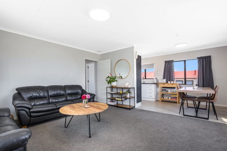 Photo of property in 15 Staysail Place, Whitby, Porirua, 5024