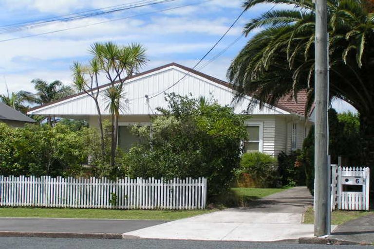 Photo of property in 4 Bayview Road, Hauraki, Auckland, 0622