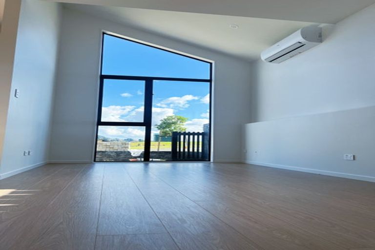 Photo of property in 13 Piringa Road, Pukekohe, 2120