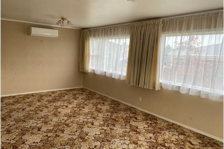 Photo of property in 1 Cotton Street, St Andrews, Hamilton, 3200