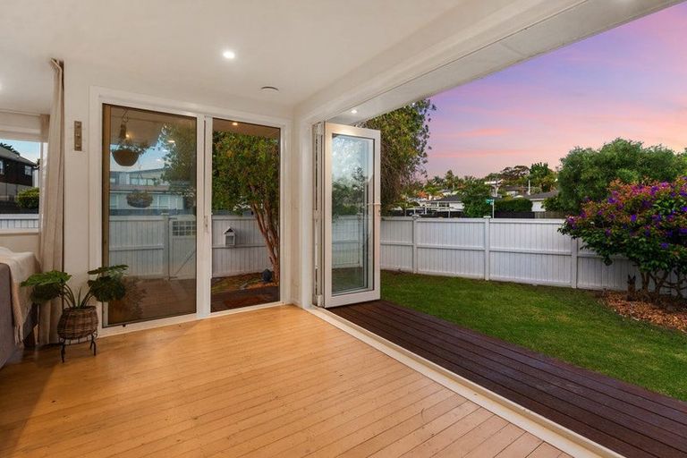 Photo of property in 2 Tyne Road, Forrest Hill, Auckland, 0620