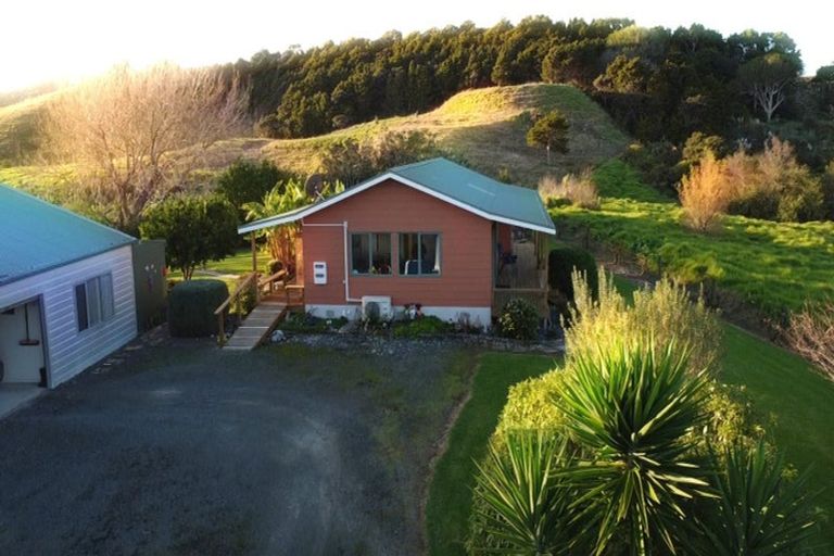 Photo of property in 7 Te Opi Road East, Whakapirau, Maungaturoto, 0583