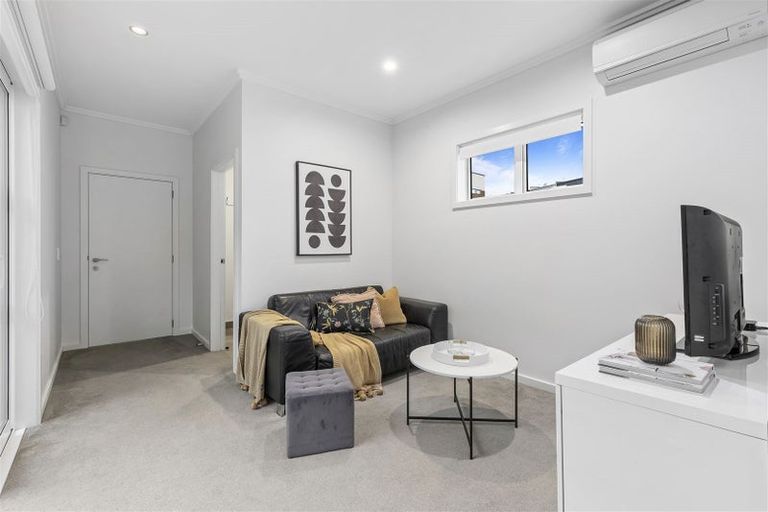 Photo of property in 11 Frances Bryers Road, Hobsonville, Auckland, 0616