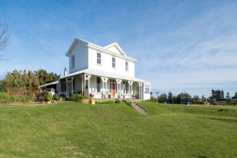 Photo of property in 1 Hadfield Street, Patea, 4520