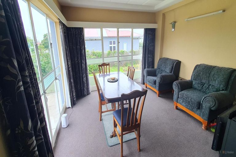 Photo of property in 53 Rhodes Street, Waimate, 7924