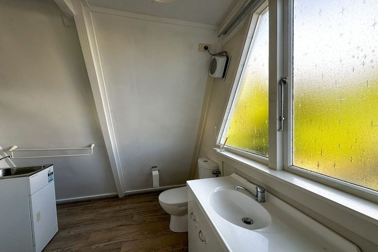 Photo of property in 73 Shepherd Road, Waipahihi, Taupo, 3330