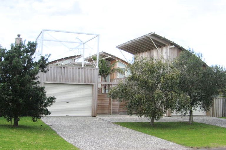 Photo of property in 10 Lagoon Way, Omaha, 0986