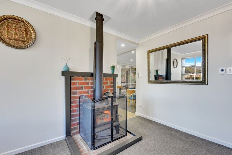 Photo of property in 12 Arthur Crescent, Waikawa, Picton, 7220