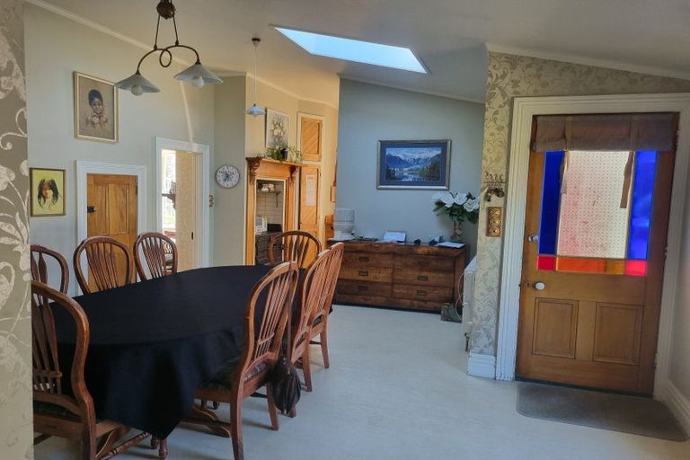 Photo of property in 74 Riverbank Road, Inch Clutha, Kaitangata, 9281