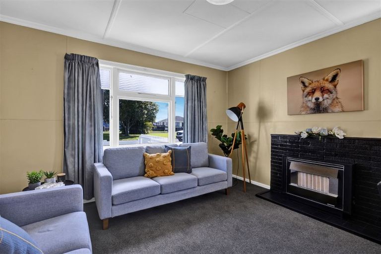 Photo of property in 84 Broadway, Waitara, 4320